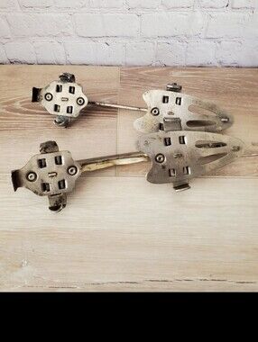 Vintage Metal Ice Skate Clippers - Silver Tone